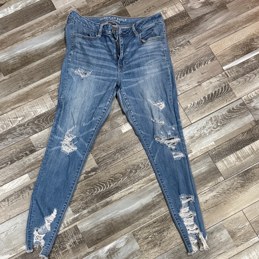 American Eagle Outfitters Light Blue Distressed Skinny Jeans
